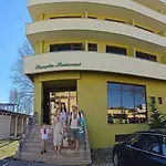 Alma Ivavev Isus Mamaia