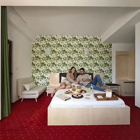 Hotel Alma Ievavev Isus 3*