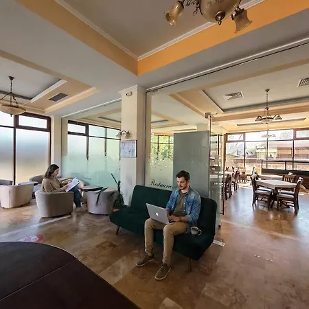 Alma Ievavev Isus Otel Mamaia